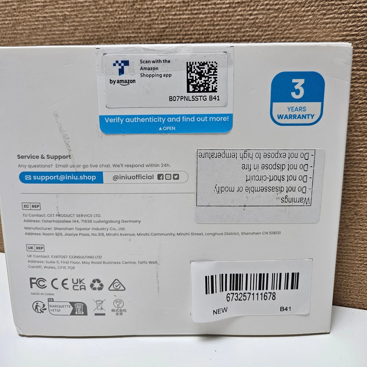Back of INIU power bank retail box with barcode and specs